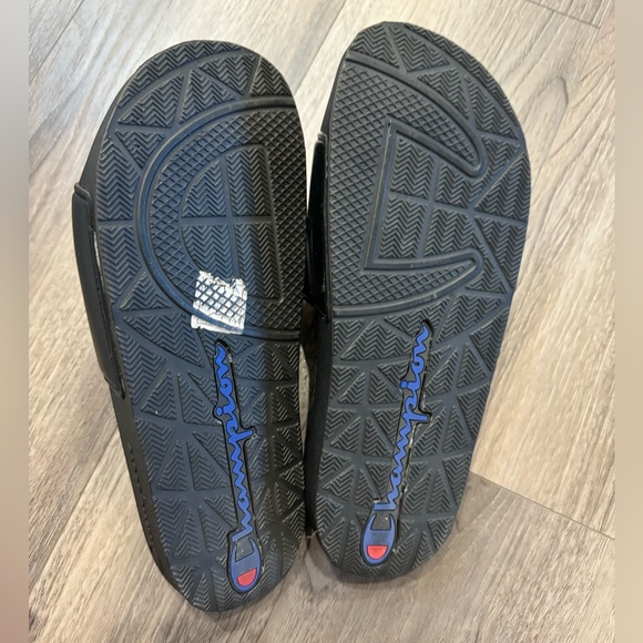 Champion Slides sz 8 women's - Picture 4 of 5